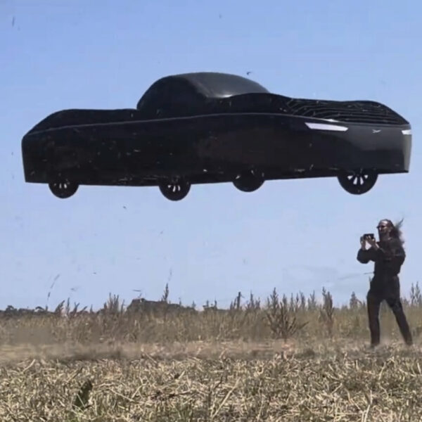 Alef retro flying car